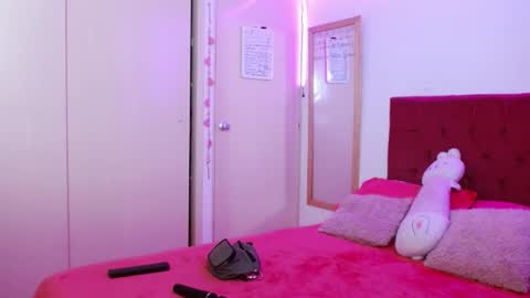 Snapshot of alissesallie_ chatting on 05-22-26, 01:24 alissesallie_ online show from 05-22-26, 01:24
