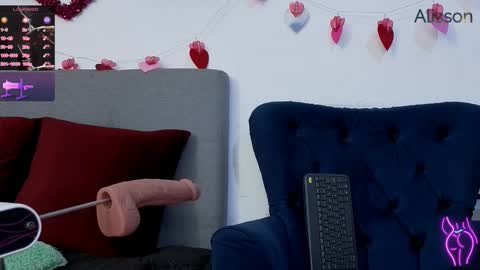 Snapshot of alisson0002 chatting on 09-12-25, 09:15 alisson0002 online show from 09-12-25, 09:15