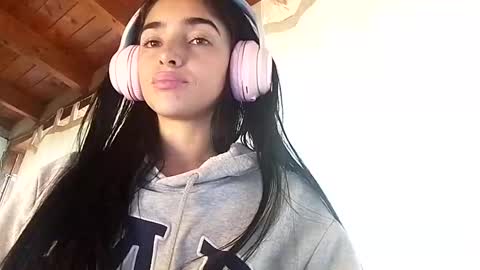 Snapshot of alisson369_ chatting on 02-06-25, 12:48 Alisson369 online show from 02-06-25, 12:48