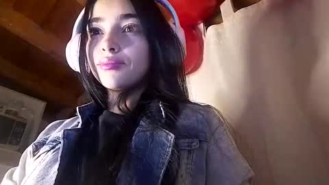 Snapshot of alisson369_ chatting on 02-15-25, 09:38 Alisson369 online show from 02-15-25, 09:38