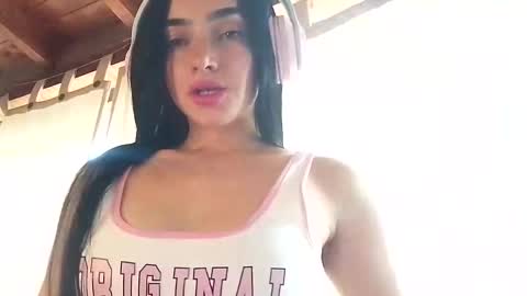 Snapshot of alisson369_ chatting on 02-21-25, 02:06 Alisson369 online show from 02-21-25, 02:06