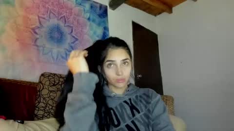 Snapshot of alisson369_ chatting on 09-15-25, 02:11 Alisson369 online show from 09-15-25, 02:11