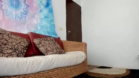 Snapshot of alisson369_ chatting on 09-21-25, 04:41 Alisson369 online show from 09-21-25, 04:41