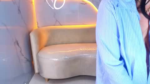 alisson_tx_ online show from 04-21-26, 01:42