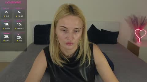 Snapshot of alisssarose chatting on 01-09-25, 12:03 alisssarose online show from 01-09-25, 12:03