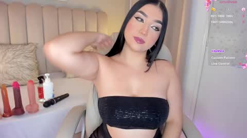 Snapshot of alissyadanger chatting on 01-26-25, 02:14 TATIS online show from 01-26-25, 02:14