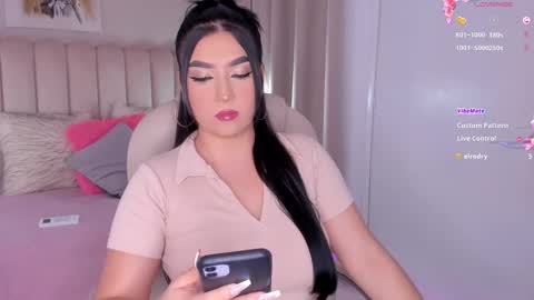 Snapshot of alissyadanger chatting on 02-22-25, 01:44 TATIS online show from 02-22-25, 01:44