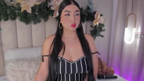 Snapshot of alissyadanger chatting on 11-25-25, 02:11 TATIS online show from 11-25-25, 02:11