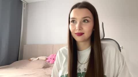 Annie online show from 11-21-25, 06:23