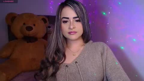 Snapshot of alix_barker chatting on 11-19-25, 11:38 Alix online show from 11-19-25, 11:38