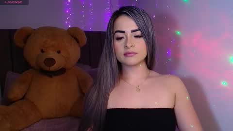 Snapshot of alix_barker chatting on 11-22-25, 12:31 Alix online show from 11-22-25, 12:31