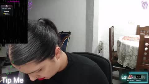 Alix online show from 04-15-26, 01:45