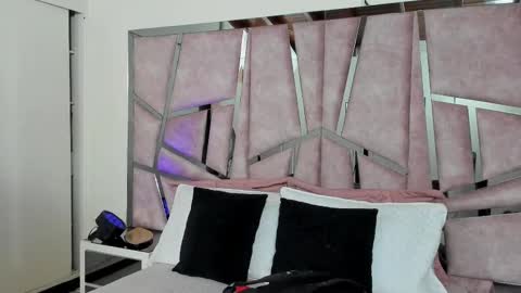 Snapshot of alixmartin1 chatting on 10-03-25, 08:28 alix online show from 10-03-25, 08:28