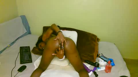 aliyah001 online show from 10-15-25, 02:55