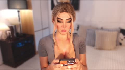 Miss Gia online show from 01-22-25, 12:27