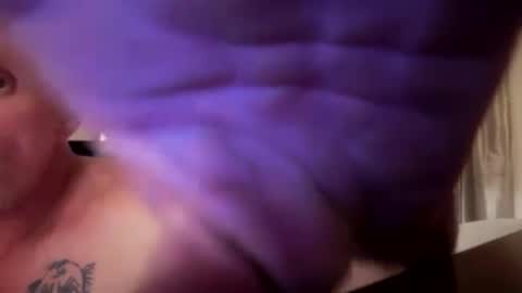 Snapshot of allenmarrsinnc chatting on 08-05-26, 04:15 Nc boy online show from 08-05-26, 04:15