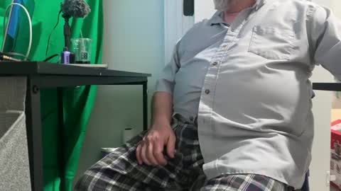 Allergictolove online show from 01-29-25, 10:32