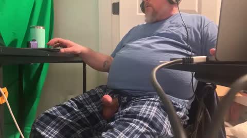 Allergictolove online show from 02-19-25, 11:57