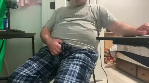 Allergictolove online show from 10-30-25, 11:27