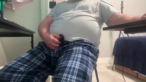 Allergictolove online show from 04-20-26, 03:04