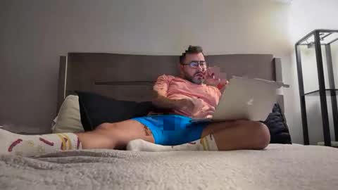 Snapshot of allessandro699 chatting on 10-08-25, 10:51 Allessandro online show from 10-08-25, 10:51