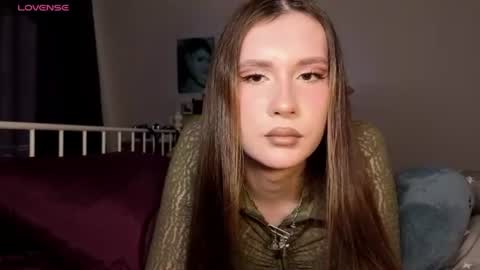 Snapshot of allgloryforloryy chatting on 06-22-26, 12:57 Lory Glory online show from 06-22-26, 12:57