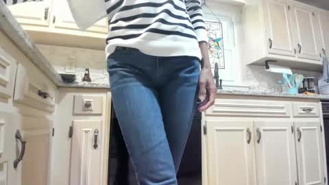 wishlist on bio online show from 09-08-25, 04:17