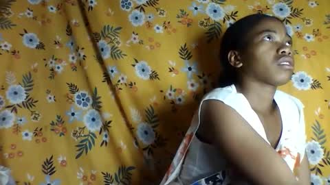 Snapshot of alliciax632770 chatting on 12-14-25, 01:05 alliciax632770 online show from 12-14-25, 01:05