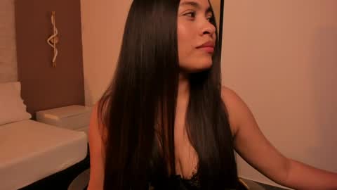 A L L I E online show from 04-10-26, 03:01