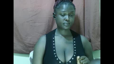 Snapshot of allie_quin chatting on 10-22-25, 07:41 Allie online show from 10-22-25, 07:41