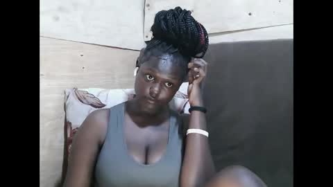 Snapshot of allie_quin chatting on 12-20-25, 10:11 Allie online show from 12-20-25, 10:11