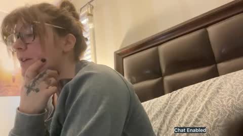 Snapshot of allieberrybb chatting on 12-16-24, 02:16 bb online show from 12-16-24, 02:16