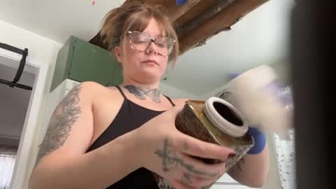 Snapshot of allieberrybb chatting on 01-10-25, 06:17 bb online show from 01-10-25, 06:17