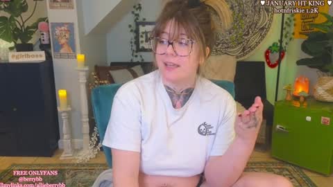 Snapshot of allieberrybb chatting on 01-17-25, 05:42 bb online show from 01-17-25, 05:42