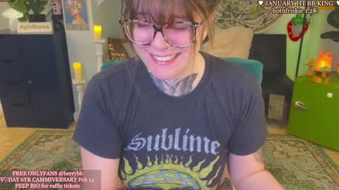 Snapshot of allieberrybb chatting on 01-21-25, 04:32 bb online show from 01-21-25, 04:32