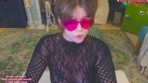 Snapshot of allieberrybb chatting on 02-05-25, 04:16 bb online show from 02-05-25, 04:16