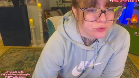 Snapshot of allieberrybb chatting on 02-11-25, 01:51 bb online show from 02-11-25, 01:51