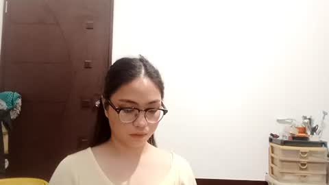 Elise online show from 06-25-26, 11:37