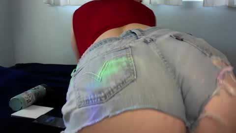 Snapshot of alliehex chatting on 01-30-25, 07:15 alliehex online show from 01-30-25, 07:15