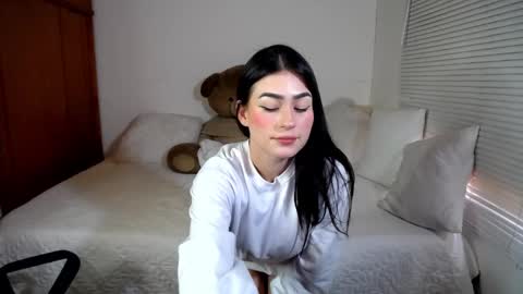 Snapshot of allierose_ chatting on 03-07-25, 06:43 Allie online show from 03-07-25, 06:43