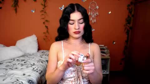 Snapshot of allierose_ chatting on 10-22-25, 06:07 Allie online show from 10-22-25, 06:07