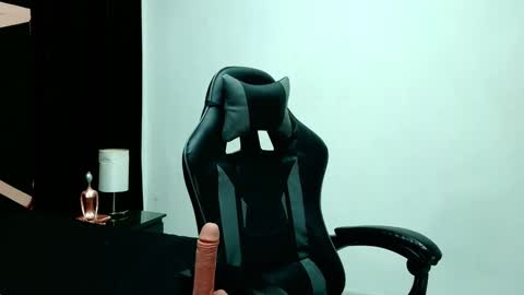 Snapshot of allison_dubois chatting on 01-16-25, 07:28 allison_dubois online show from 01-16-25, 07:28