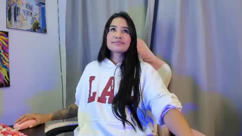 Snapshot of allison_love chatting on 06-13-26, 02:09 allison online show from 06-13-26, 02:09