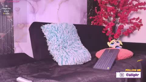 Snapshot of allison_parker1_ chatting on 05-25-26, 12:11 allison_parker1_ online show from 05-25-26, 12:11