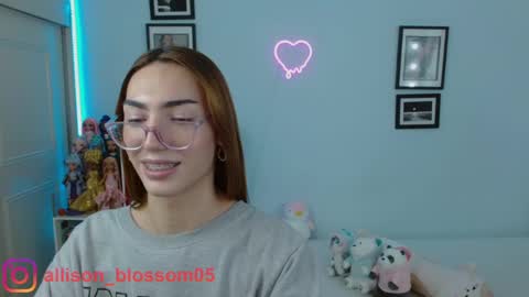 Snapshot of allisonblossom chatting on 02-07-25, 11:45 online show from 02-07-25, 11:45