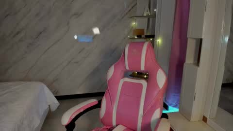 Allison Palmer online show from 03-02-25, 02:43