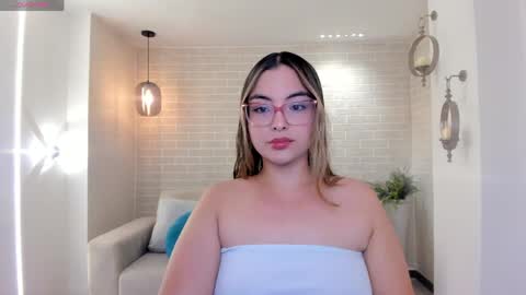 Snapshot of allisonrogersx chatting on 05-12-26, 11:18 Allison Rogers online show from 05-12-26, 11:18