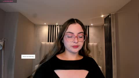 Snapshot of allisonrogersx chatting on 05-19-26, 10:54 Allison Rogers online show from 05-19-26, 10:54