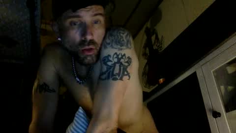 Snapshot of allitrunnin chatting on 09-29-25, 06:07 allitrunnin online show from 09-29-25, 06:07