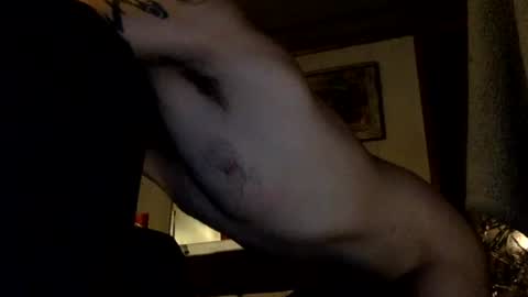 Snapshot of allitrunnin chatting on 10-25-25, 07:16 allitrunnin online show from 10-25-25, 07:16